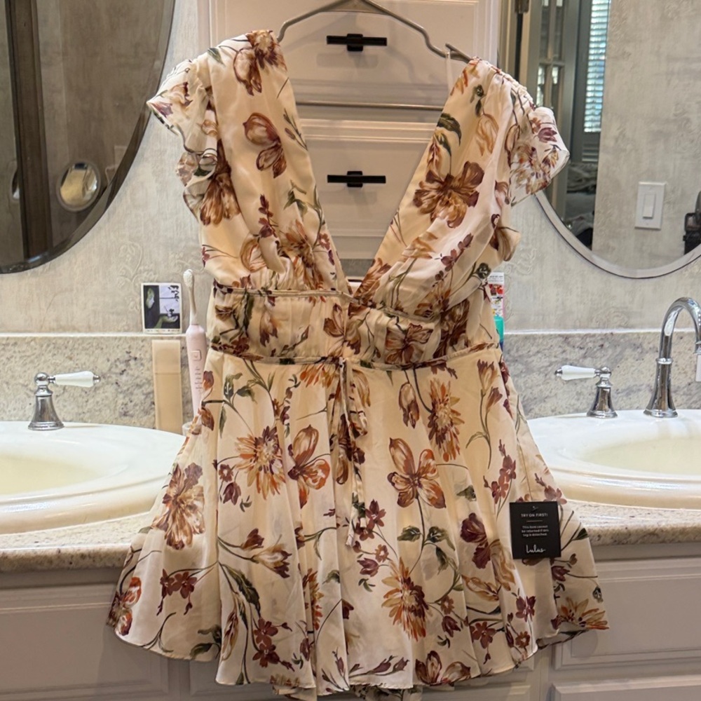 Lulu's Floral Cream and Brown Top
